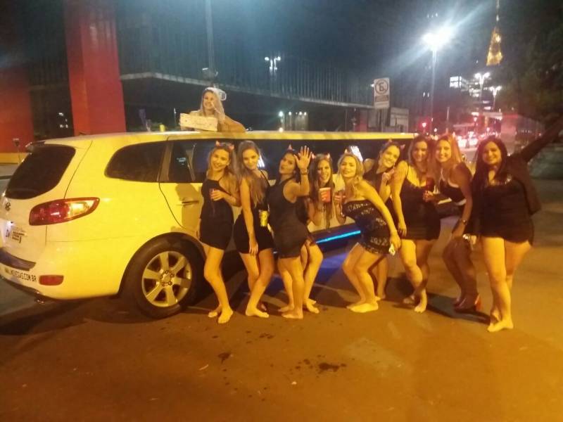 Aluguel de Limousine de Festa Preço 36870 no Parque Boturussu - Limousine para Festa em São Caetano