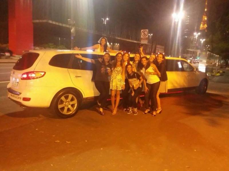 Aluguel de Limousine em São Paulo Quanto Custa no Jardim Piracema - Festa na Limousine Sp Preço