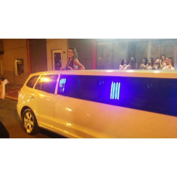 Aluguel de Limousine para Balada Jardim do Mar - Aluguel de Limousine para Baladas