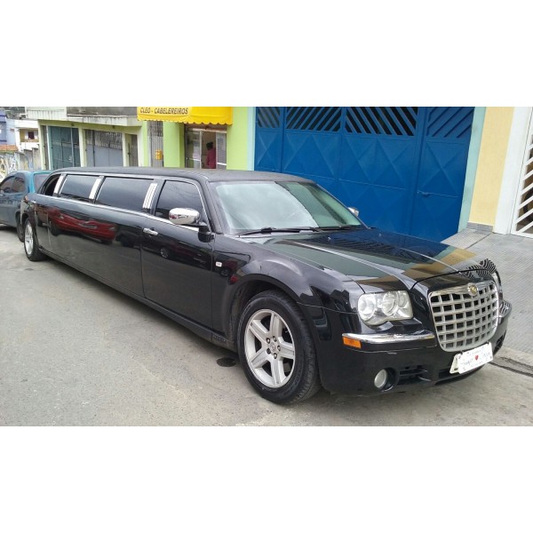 Aluguel de Limousine para Balada Preço Acessível na Vila Germaine - Aluguel de Limousine para Baladas