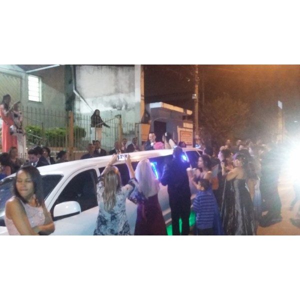 Aluguel de Limousine para Casamento Preço Acessível no Conjunto Residencial Padre Manuel da Nóbrega - Locação de Limousine para Casamento