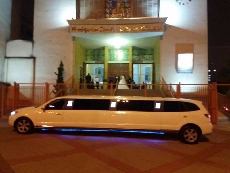 Aluguel de Limousine para Festa em SP na Vila Marte - Festa na Limousine