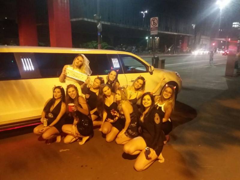 Aluguel de Limousine para Festa SP Preço Onde Encontrar na Vila Diana - Limousine para Festa na Zona Oeste