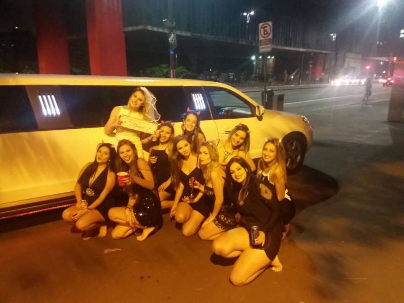 Aluguel de Limousine para Festas Preço na Vila Vidal - Festa na Limousine Sp Preço