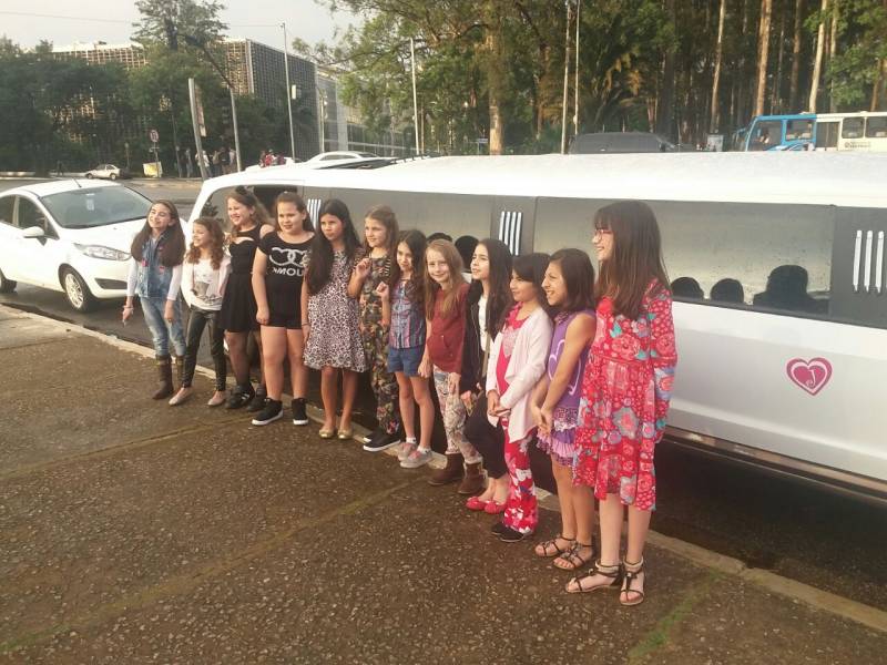Aluguel de Limousine para Festas Preço no Butantã - Festa Infantil Limousine Sp Preço