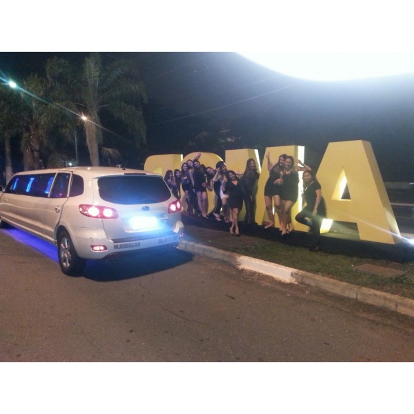 Aluguel Limousine Preço Acessível em Embu das Artes - Aluguel Limousine Preço SP