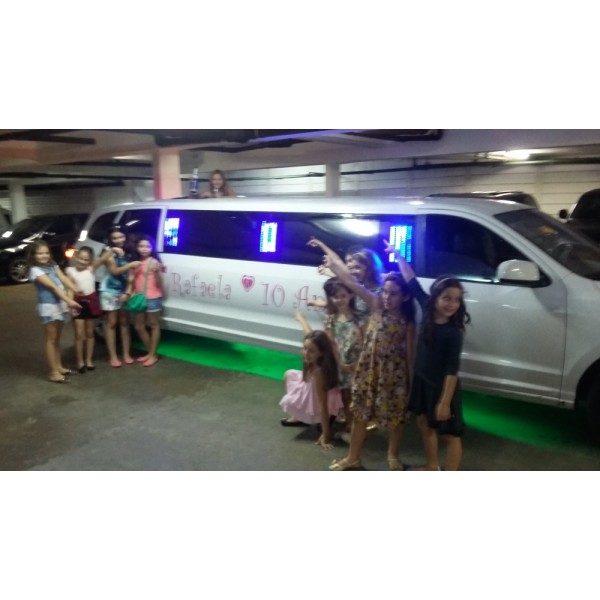 Aniversário em Limousine Melhor Preço no Jardim Oliveira - Limousine para Aniversário na Zona Sul