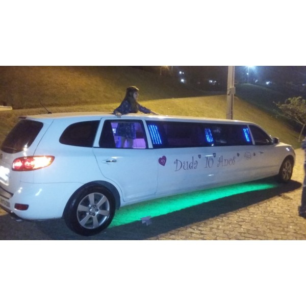 Aniversário em Limousine Onde Localizar em Santo Antônio do Jardim - Limousine para Aniversário em Osasco