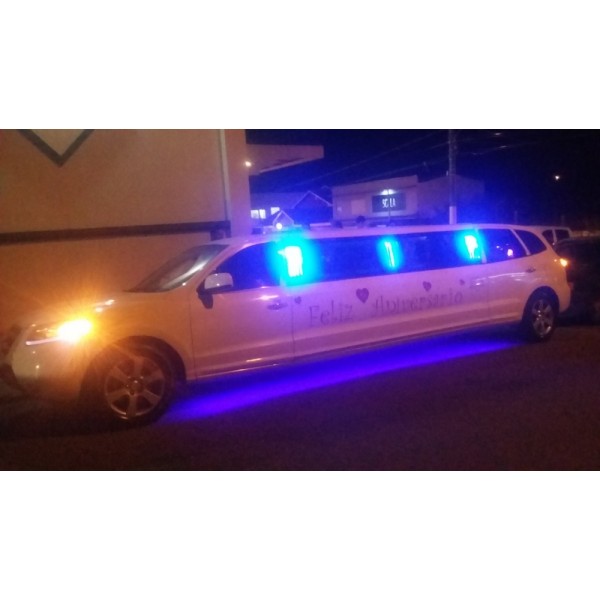 Aniversário em Limousine Preço na Cidade Antônio Estevão de Carvalho - Limousine para Aniversário em São Bernardo