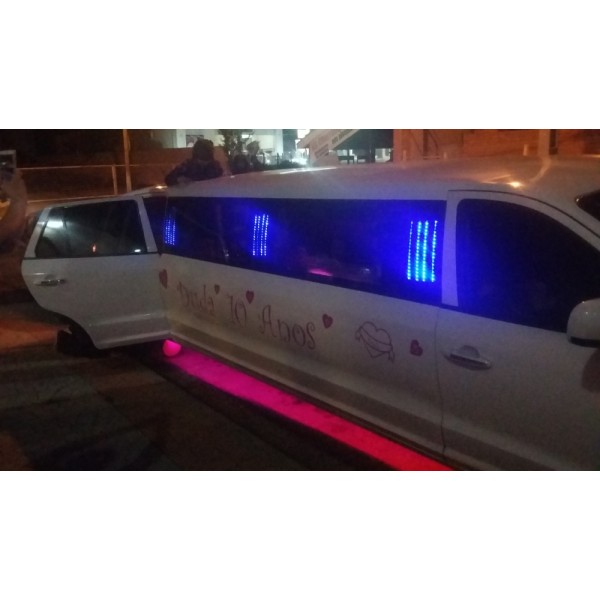 Aniversário em Limousine Quanto Custa na Vila Aparecida - Limousine para Aniversário em Campinas