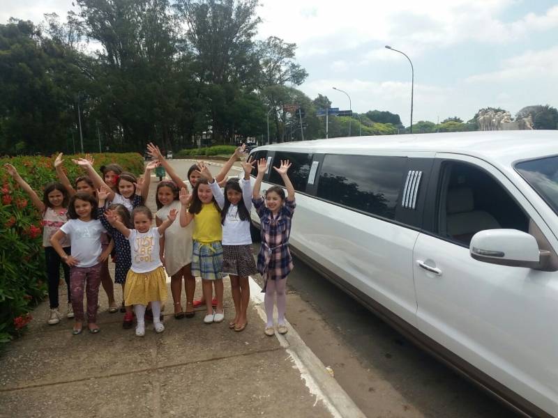 Aniversário Infantil na Limousine no Jardim São Carlos - Limousine para Festas e Eventos
