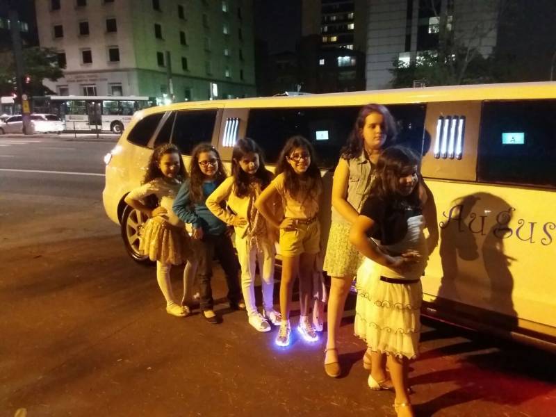 Aniversário Infantil na Limousine Quanto Custa na Vila Portela - Limousine para Festa em São Bernardo