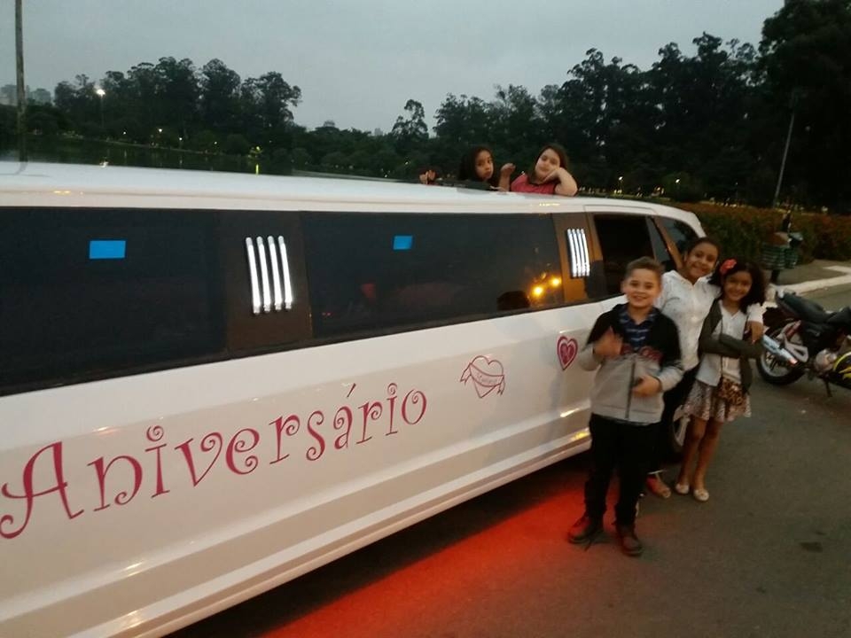 Serviços de Aniversário Infantil na Limousine no Jardim Triana - Limousine para Festa em Santo André
