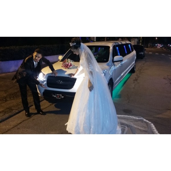 Empresa de Limousine para Festa de Casamento Onde Contratar na Vila Cecy Madureira - Limousine para Festa de Casamento