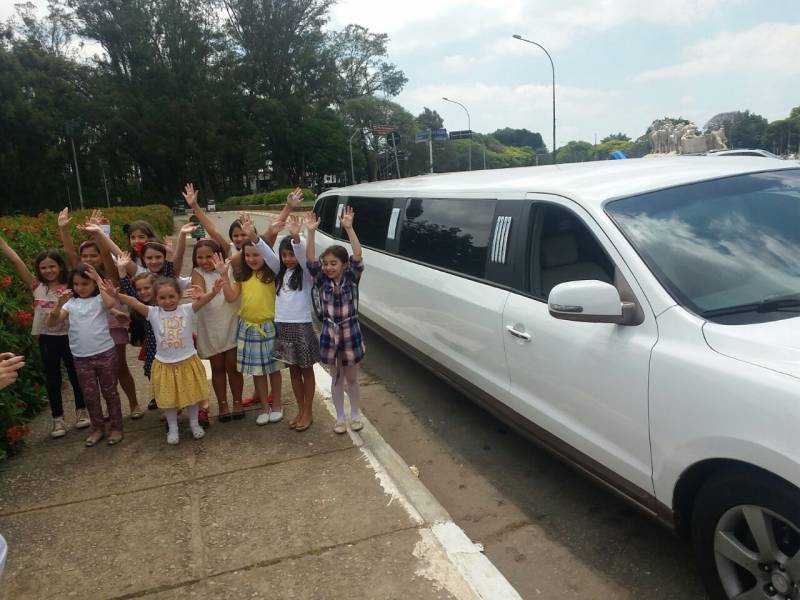 Empresa de Limousine para Festas em SP no Jardim do Russo - Aluguel de Limousine para Festa Preço