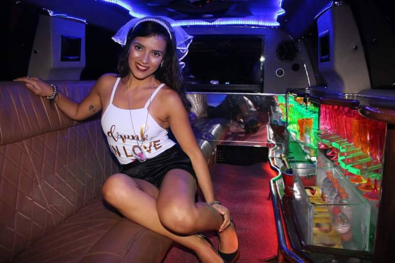 Empresa de Locação de Limousine Aniversario Belenzinho - Locação Limousine Branca para Casamento