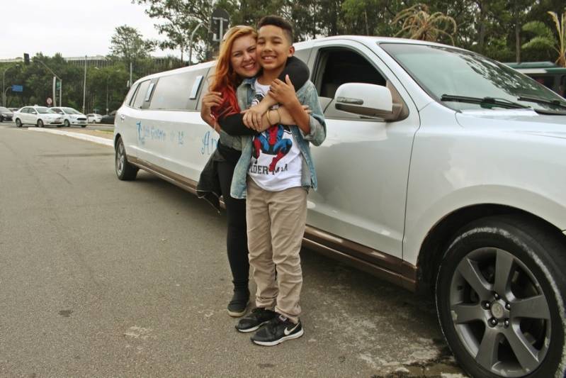 Empresa de Locação de Limousine Festa Aeroporto - Loja de Limousines Brancas