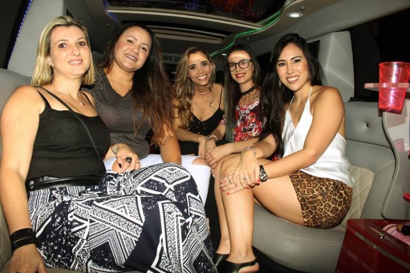 Empresa de Locação de Limousine Festa Cerqueira César - Aluguel de Limousine Branca para Festa