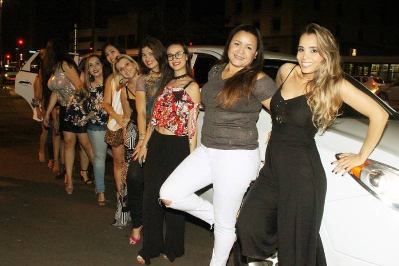 Empresa de Locação de Limousine Infantil Chácara Bandeirantes - Aluguel de Limousine Vermelha para Festa