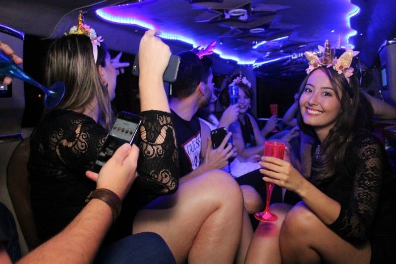 Empresa de Locação de Limousine para Casamentos Jardim Carlu - Locação de Limousine para Despedida de Solteira