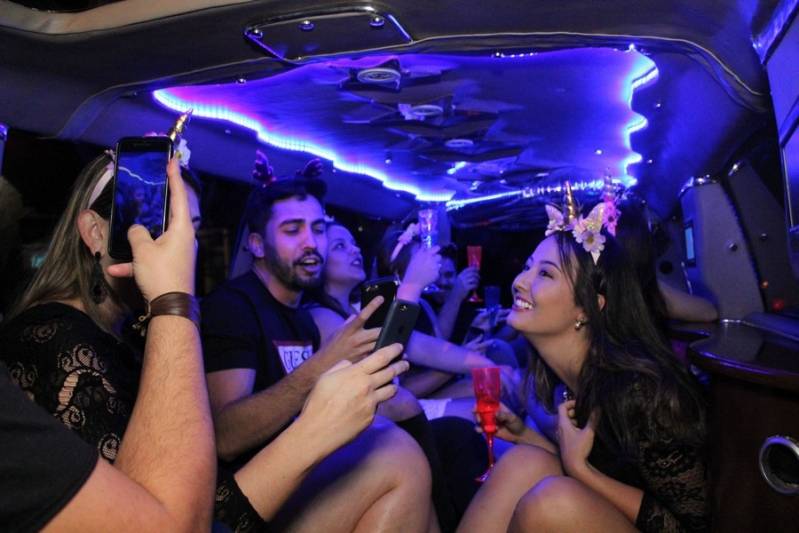 Empresa de Locação de Limousine para Festa Infantil Carlos Prates - Locação de Limousine Preta para Despedida Solteira