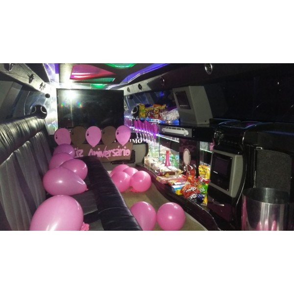 Festa de Aniversário em Limousine em Lucélia - Limousine para Aniversários