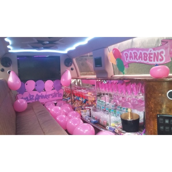 Festa de Aniversário em Limousine na Chácara Maria Trindade Alto do Russo - Limousine para Aniversário em Santo André