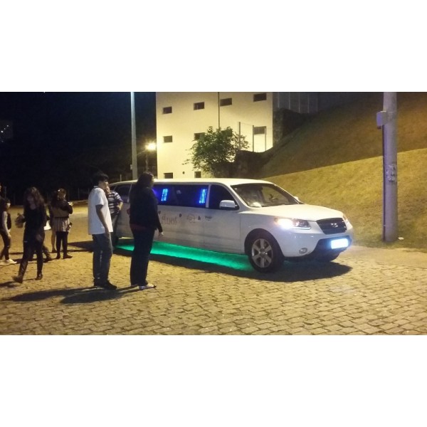 Festa de Aniversário em Limousine Preço Baixo no Jardim Califórnia - Limousine para Aniversário no ABC