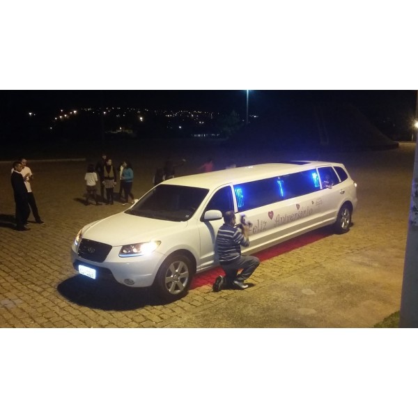 Festa de Aniversário em Limousine Valor Acessível na Vila Bauap - Limousine para Aniversário em São Caetano