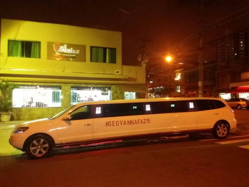 Festa na Limousine no Sítio das Francas - Limousine para Festa em Guarulhos