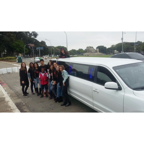 Limousine Eventos Quanto Custa em Caxingui - Aluguel de Limousine para Eventos