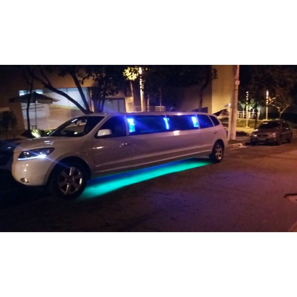 Limousine Locação com Motorista Melhor Preço em Analândia - Locação de Limousine em Campinas