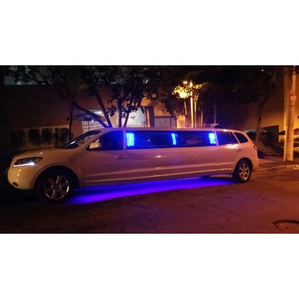 Limousine Locação com Motorista Melhor Preço no Itaim de Parelheiros - Locação de Limousine Luxuosa