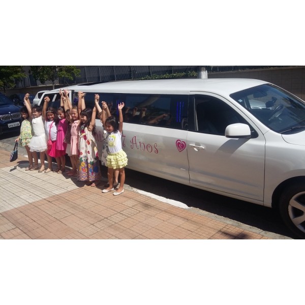 Limousine para Aniversário Infantil Menor Preço na Vila Barbosa - Limousine para Aniversário em Santo André