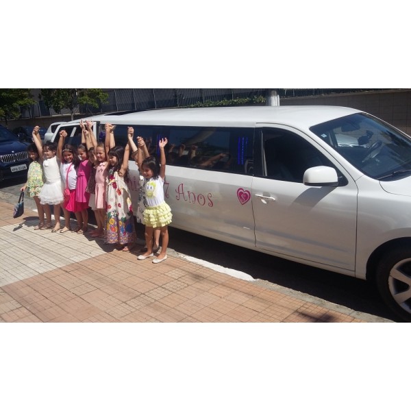 Limousine para Aniversário Infantil Menor Preço no Jardim Santa Adélia - Limousine para Aniversário na Zona Norte