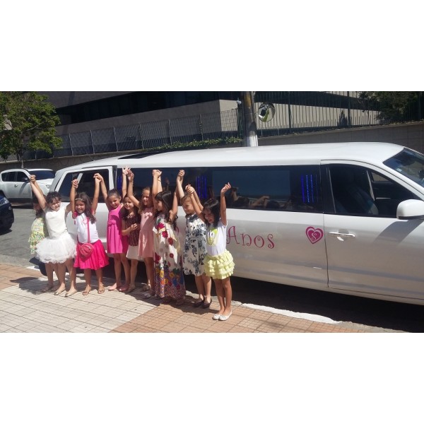 Limousine para Aniversário Infantil Onde Contratar na Lagoa - Limousine para Aniversário na Zona Norte