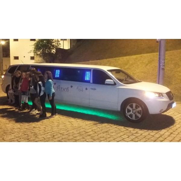 Limousine para Aniversário Infantil Onde Contratar na Vila Carolina - Limousine para Aniversários