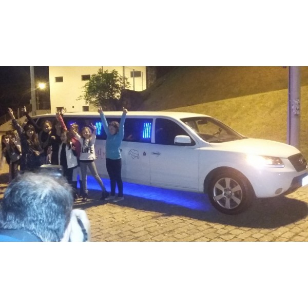 Limousine para Aniversário Infantil Onde Contratar na Vila Nova Caledônia - Limousine para Aniversário em São Caetano