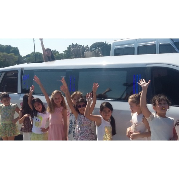 Limousine para Aniversário Infantil Preço Acessível no Jardim Rosana - Aniversário em Limousine