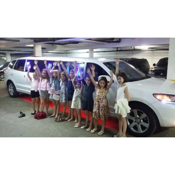 Limousine para Aniversário Onde Localizar na Chora Menino - Aniversário em Limousine