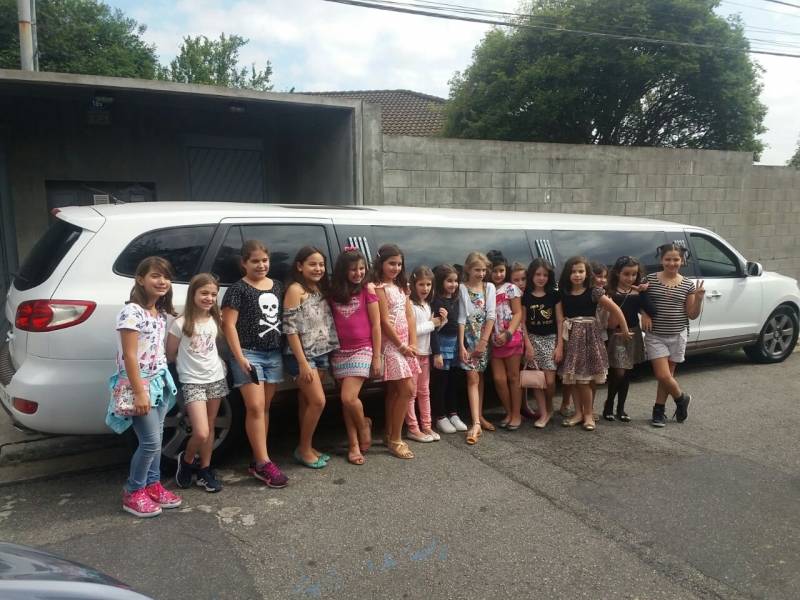 Limousine para Aniversário Quanto Custa na Vila Lucinda - Locação de Limousine para Festa