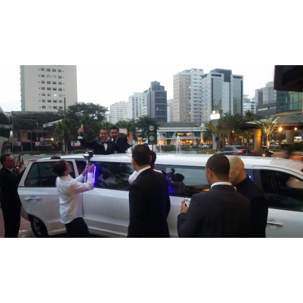 Limousine para Balada Onde Encontrar em Praia Azul - Limousine para Balada em São Paulo