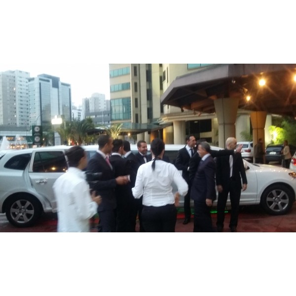 Limousine para Balada Valor no Conjunto Esmeralda - Limousine para Balada em Guarulhos