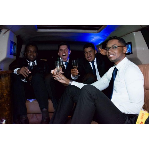 Limousine para Baladas Onde Encontrar em Conchal - Limousine para Balada em Guarulhos