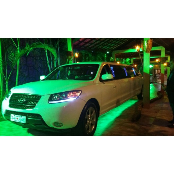 Limousine para Casamento Onde Contratar em São José - Limousine Branca para Casamento