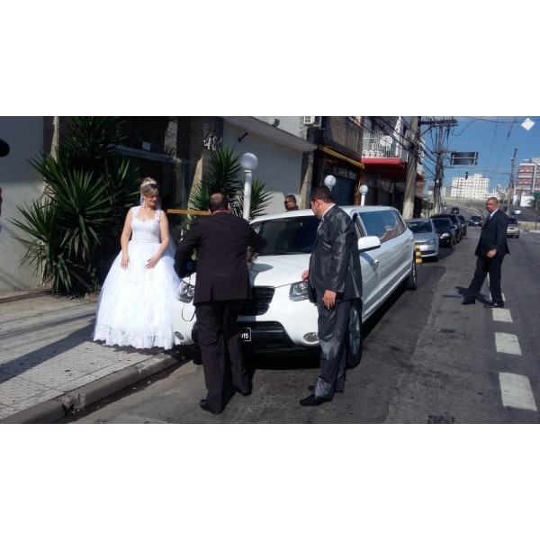 Limousine para Casamento Preço em Dois Córregos - Limousine Preta para Casamento