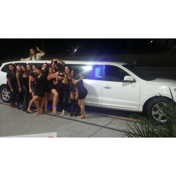 Limousine para Eventos Onde Contratar no Jardim Ipê - Preço de Limousine para Eventos