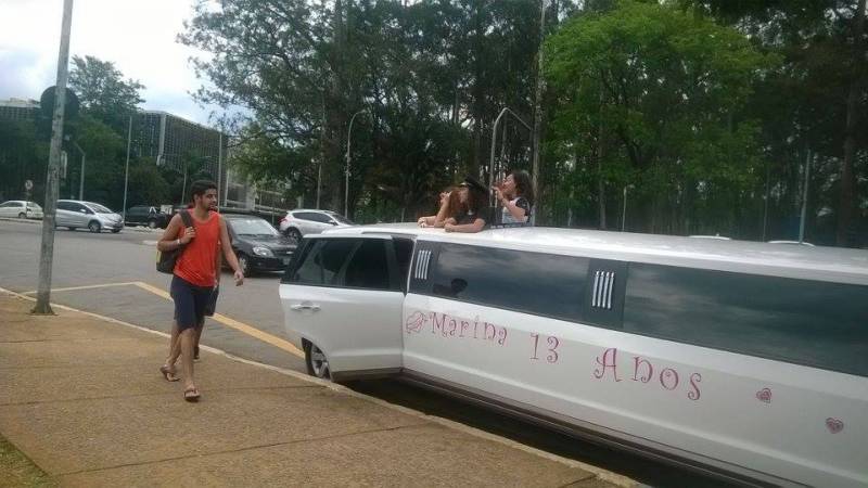 Limousine para Festa de Aniversário no Jardim Popular - Limousine para Festa em Santo André