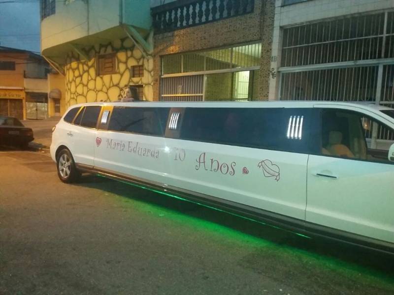 Limousine para Festa Infantil no Jardim Ipanema - Aluguel de Limousine para Festa Infantil