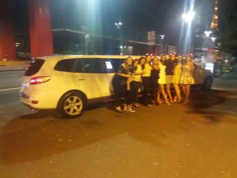 Limousine para Festa Infantil Preço no Jardim Grimaldi - Locação de Limousine para Festa